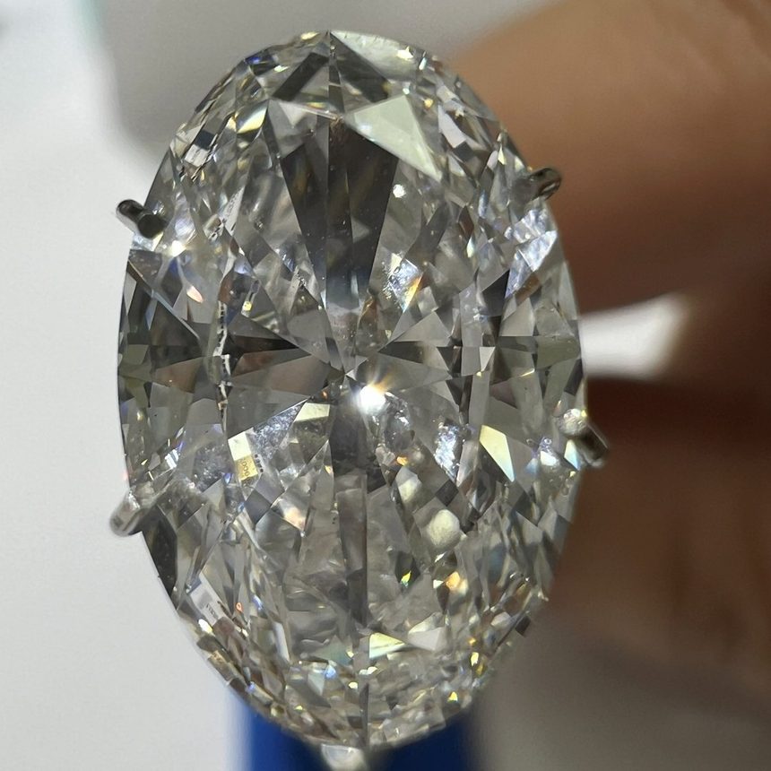 Oval brilliant cut diamond solitaire ring